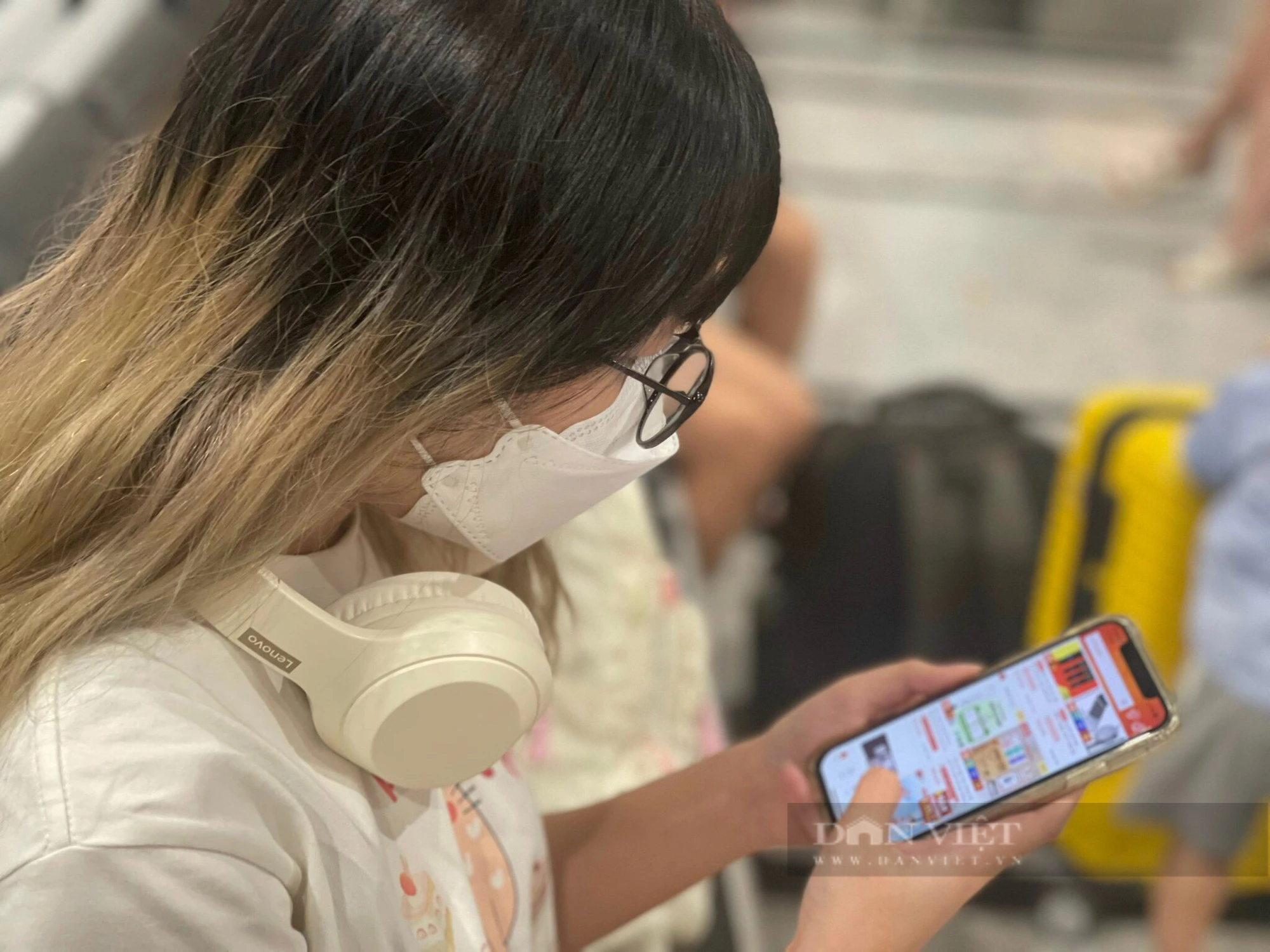 Người Việt dùng mạng xã hội, app để nghiên cứu trước mới quyết định "xuống tiền" mua hàng- Ảnh 1.