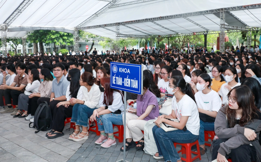 Tuyển sinh Trường Đại học Thương mại 2024: Có gì bất ngờ?- Ảnh 1.