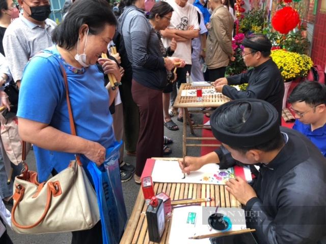 Đem mùa xuân yêu thương vào bệnh viện- Ảnh 2.