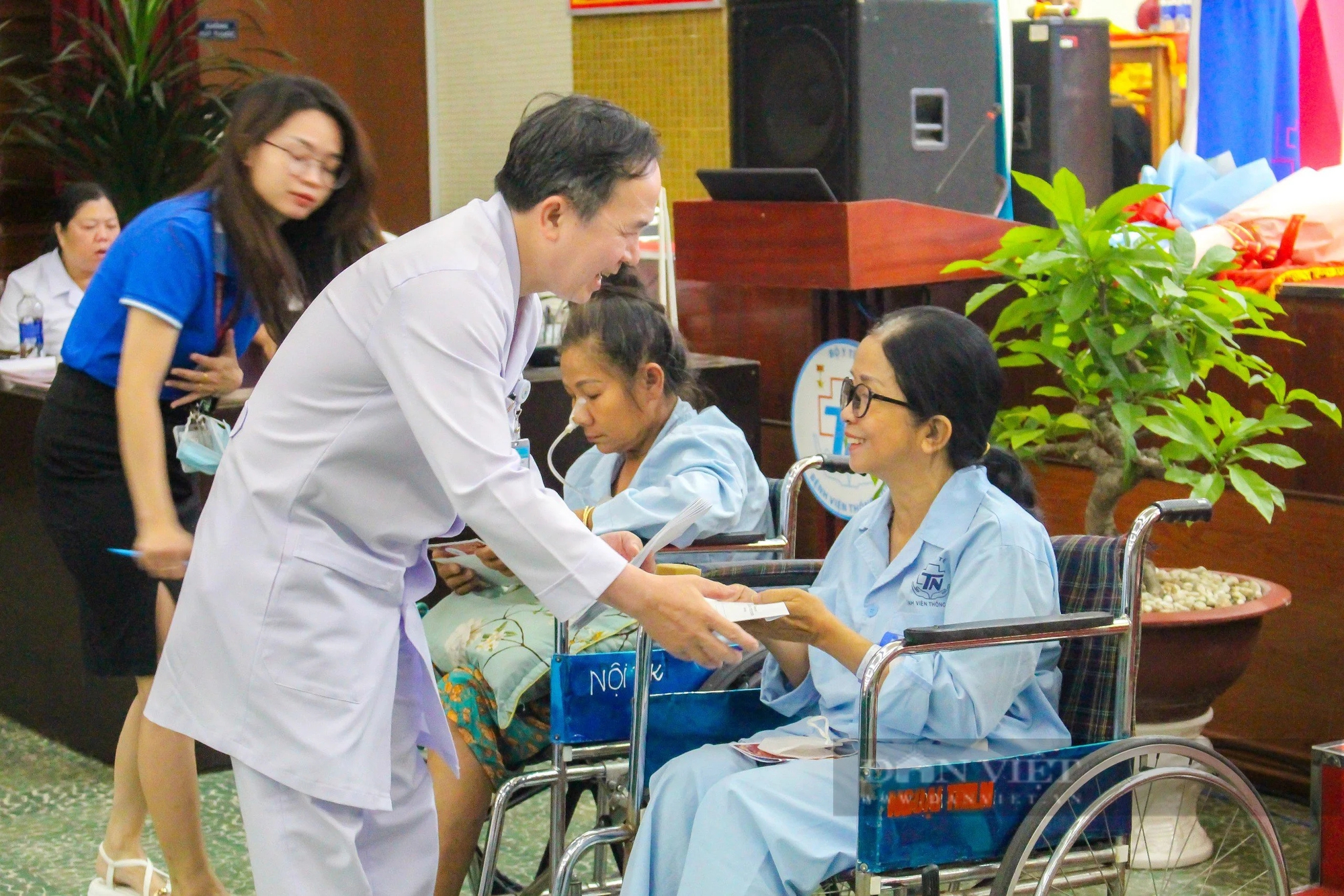 Đem mùa xuân yêu thương vào bệnh viện- Ảnh 13.