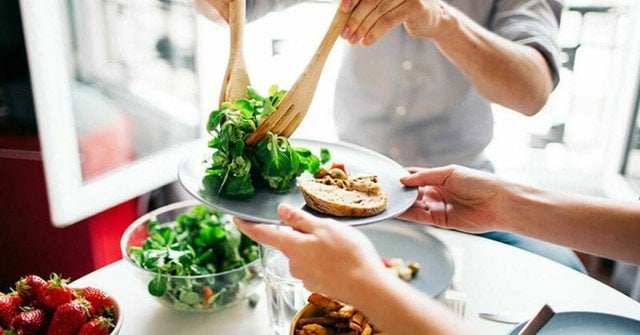 Bất ngờ 5 loại rau quả ngon nhưng không nên ăn buổi tối vì gây đầy bụng, khó tiêu- Ảnh 3. Bất ngờ 5 loại rau quả ngon nhưng không nên ăn buổi tối vì gây đầy bụng, khó tiêu- Ảnh 3.