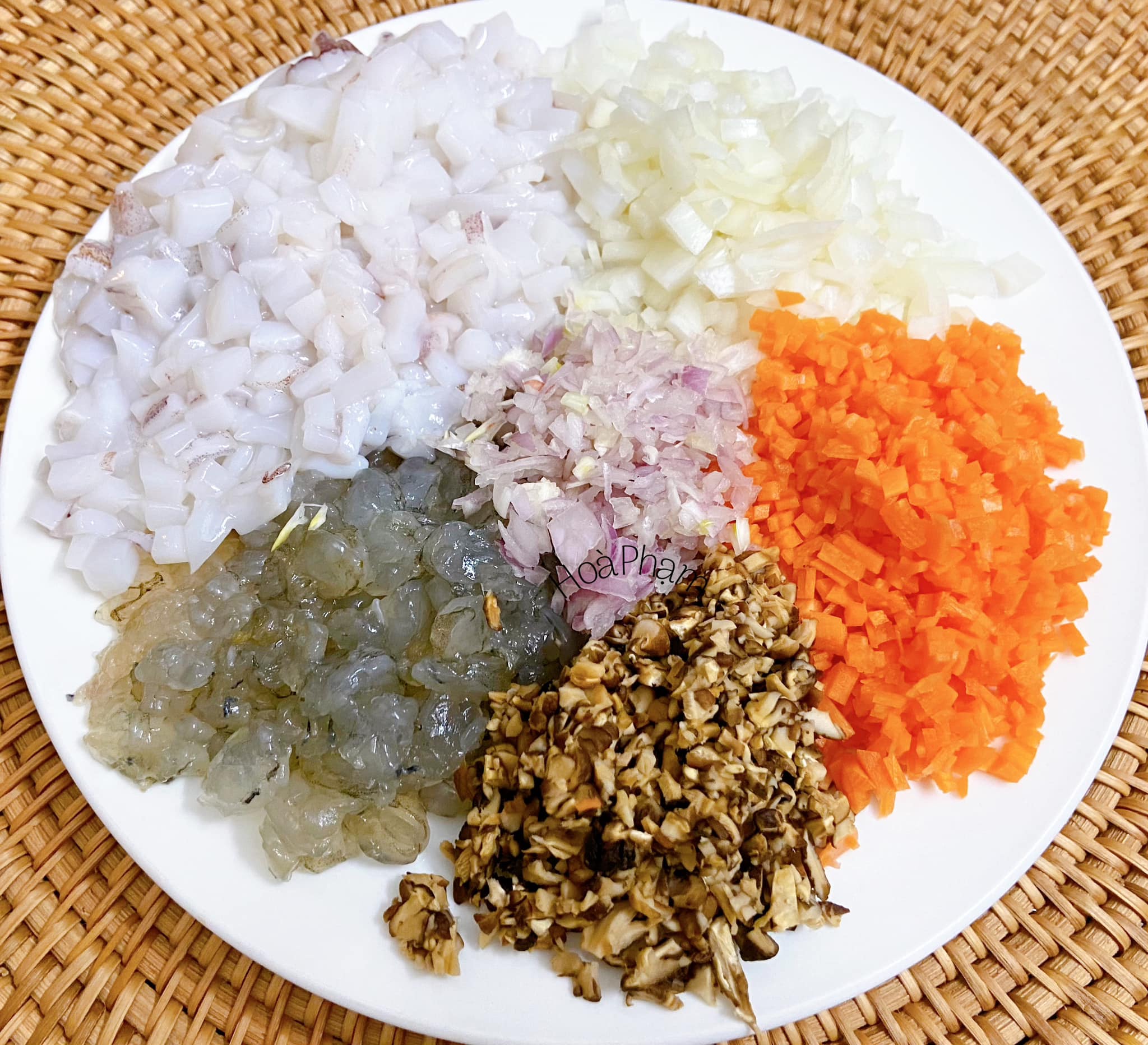 Bí quyết làm nem hải sản chiên xù giòn rụm, đẹp bắt mắt cho cỗ Tết- Ảnh 3.