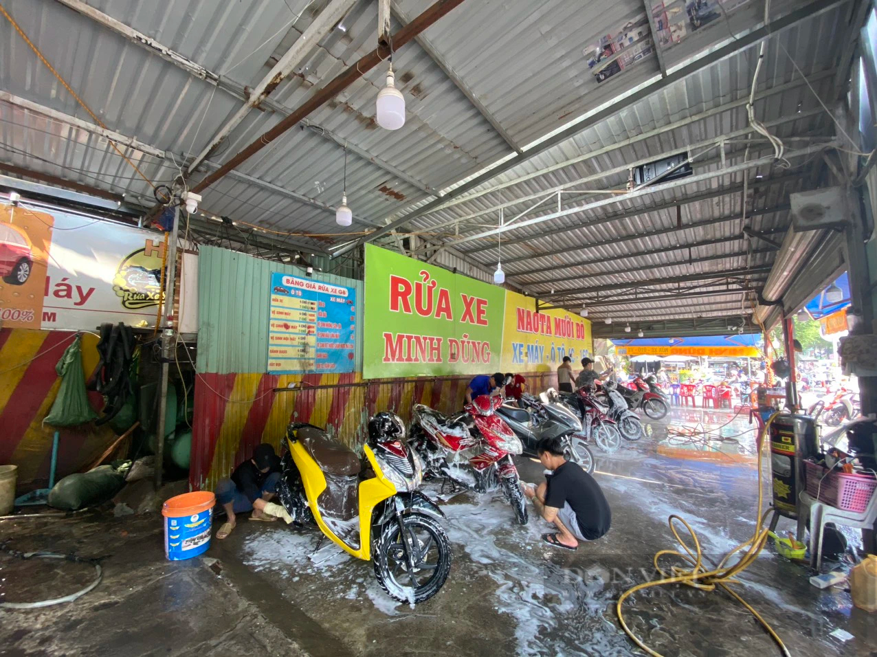 Khách đông nườm nượp chờ rửa xe đi chơi Tết dù giá tăng gấp đôi- Ảnh 6.