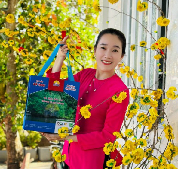 Đặc sản tôm xẻ, tôm lụi Cà Mau "cháy" hàng dịp Tết- Ảnh 8.