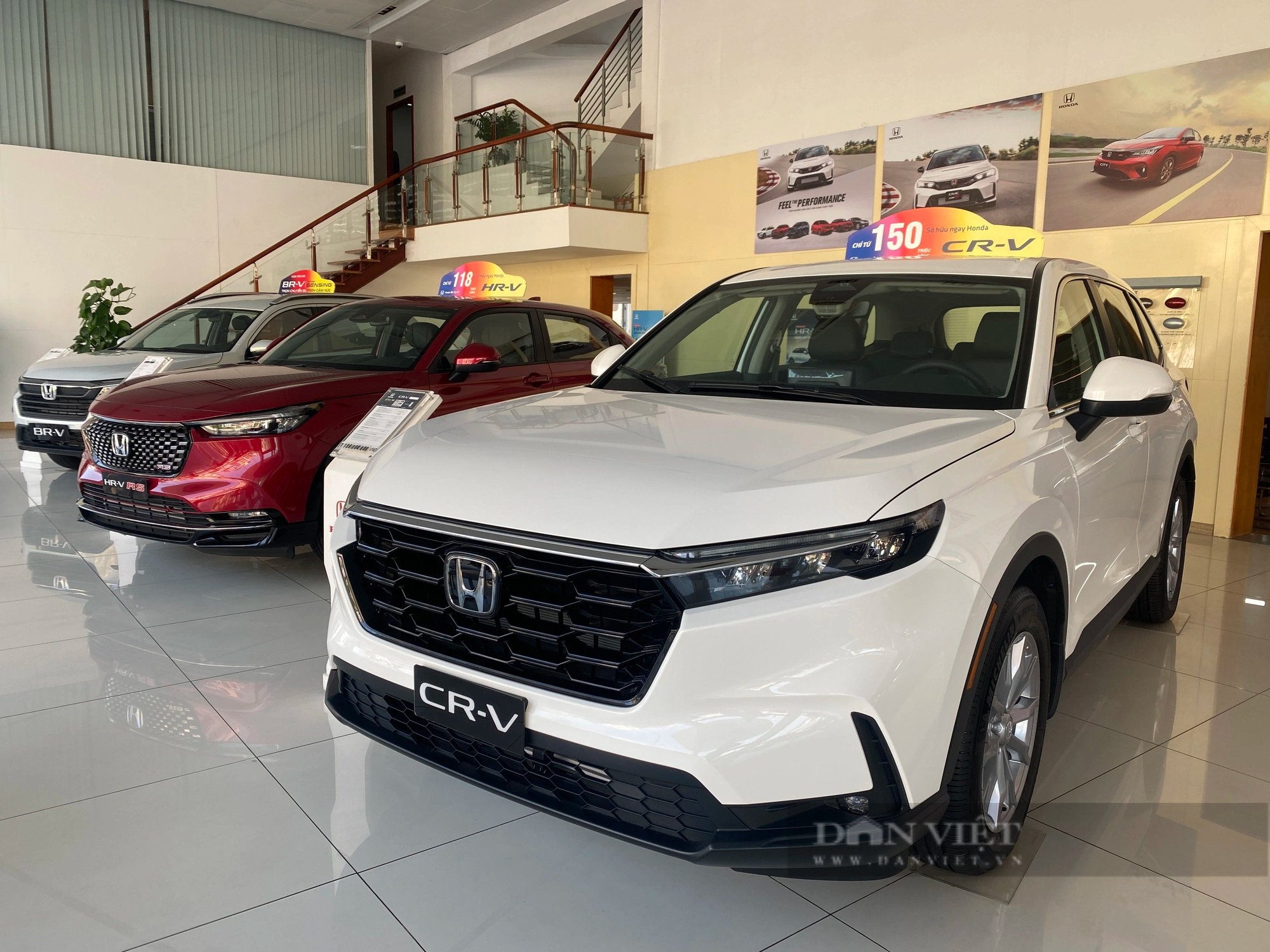 Cạnh tranh quyết liệt, Honda, Toyota giảm giá xe đến 150 triệu đồng - Ảnh 2.