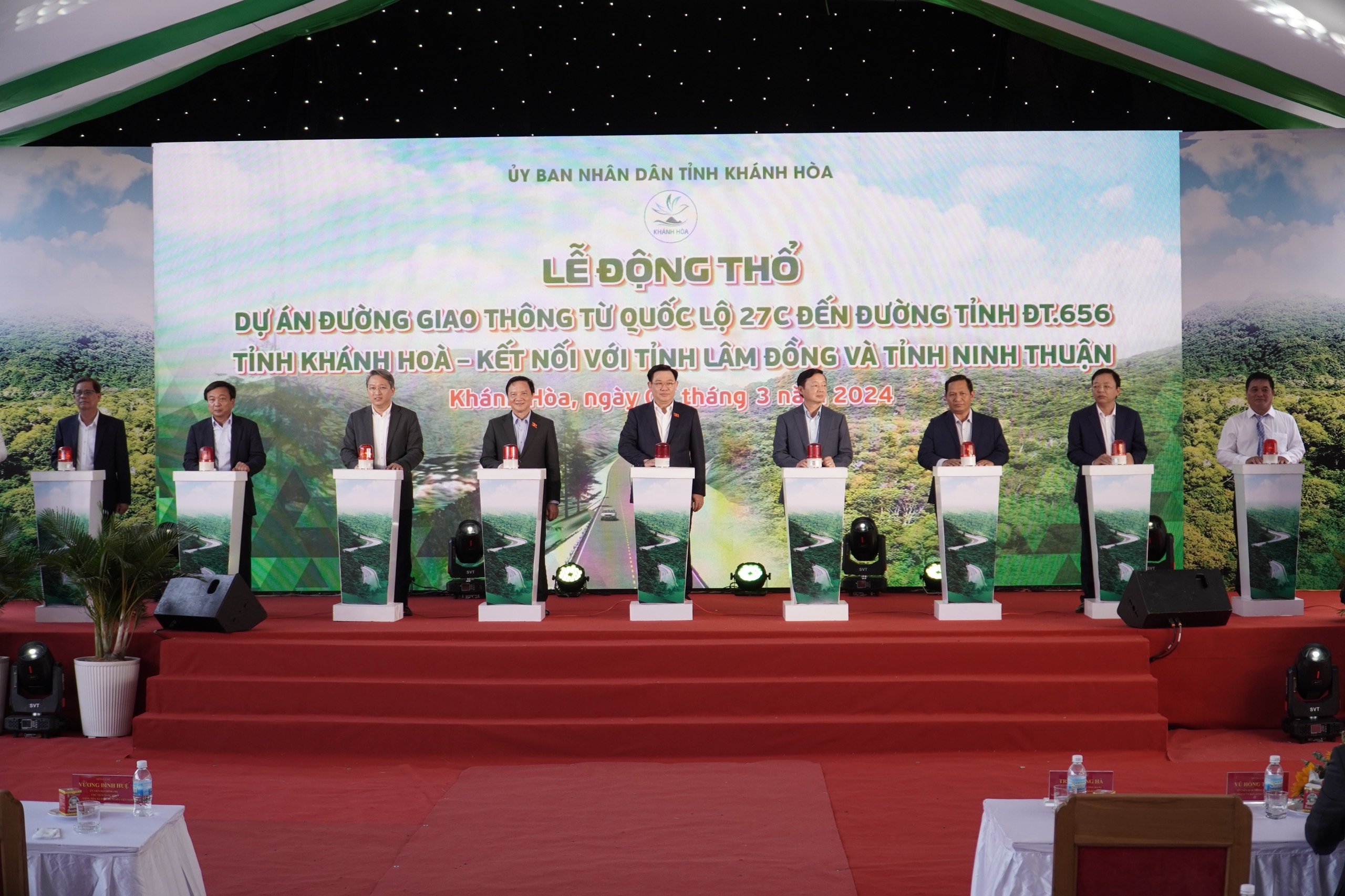 Chủ tịch Quốc hội Vương Đình Huệ dự lễ động thổ dự án đường giao thông gần 2.000 tỷ đồng- Ảnh 1.