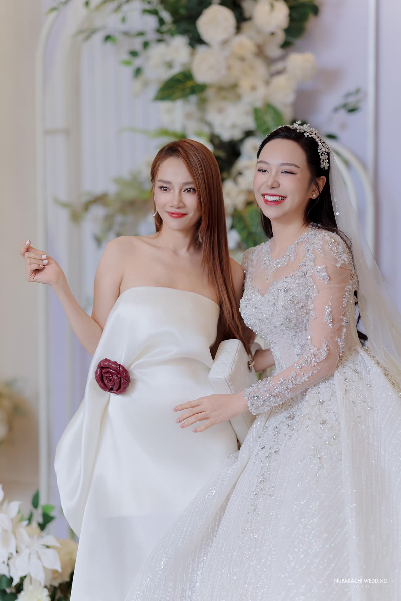 Nhã Phương, Lê Giang bay từ TP.HCM ra Hải Dương dự đám cưới Kim Oanh - Vũ Tuấn Việt- Ảnh 10.