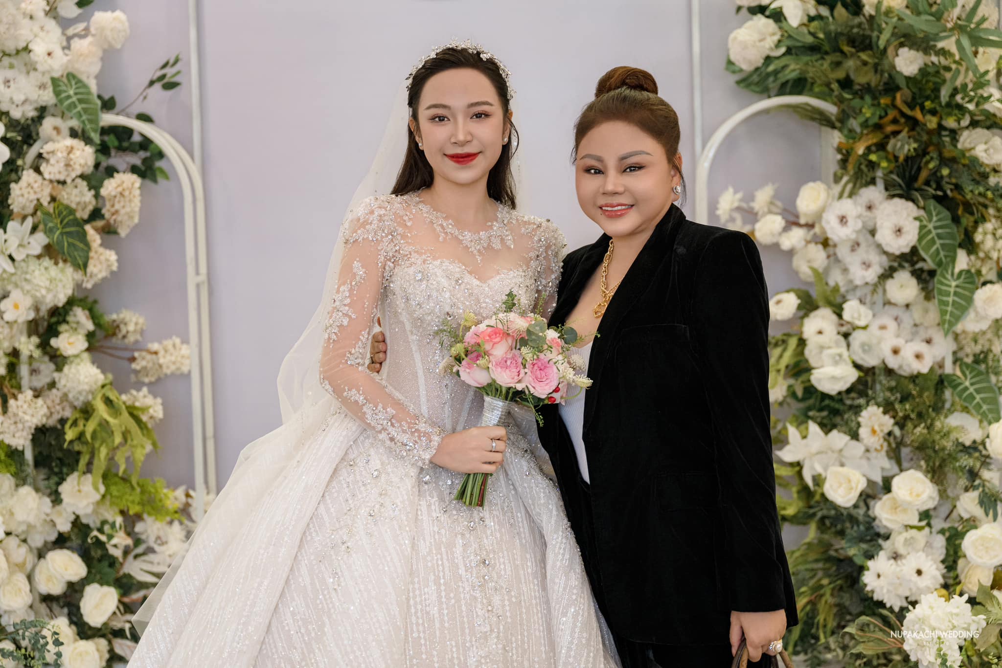 Nhã Phương, Lê Giang bay từ TP.HCM ra Hải Dương dự đám cưới Kim Oanh - Vũ Tuấn Việt- Ảnh 11.