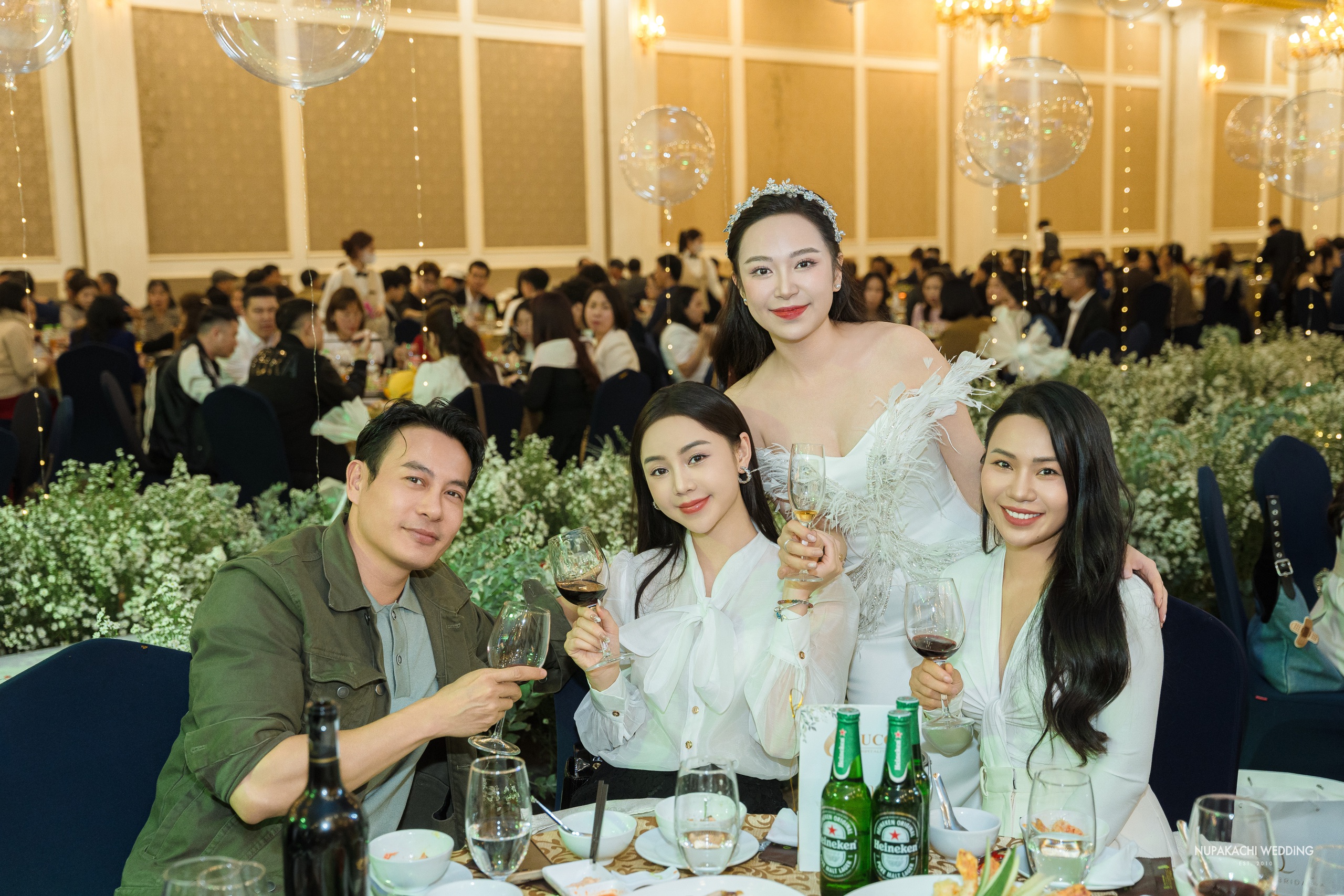 Nhã Phương, Lê Giang bay từ TP.HCM ra Hải Dương dự đám cưới Kim Oanh - Vũ Tuấn Việt- Ảnh 14.