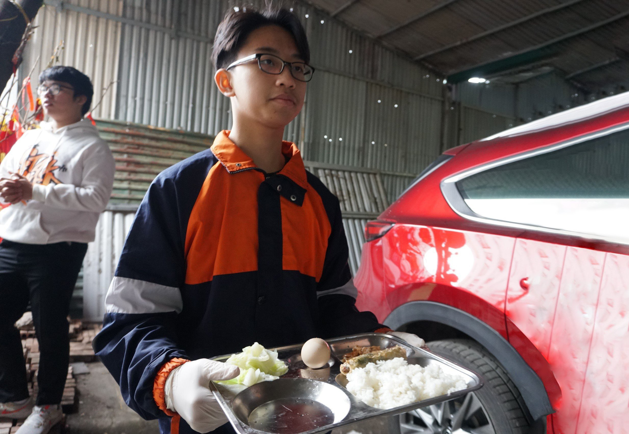 Gương sáng học đường: Nam sinh tiết kiệm tiền tặng bệnh nhân suất ăn 0 đồng- Ảnh 2.