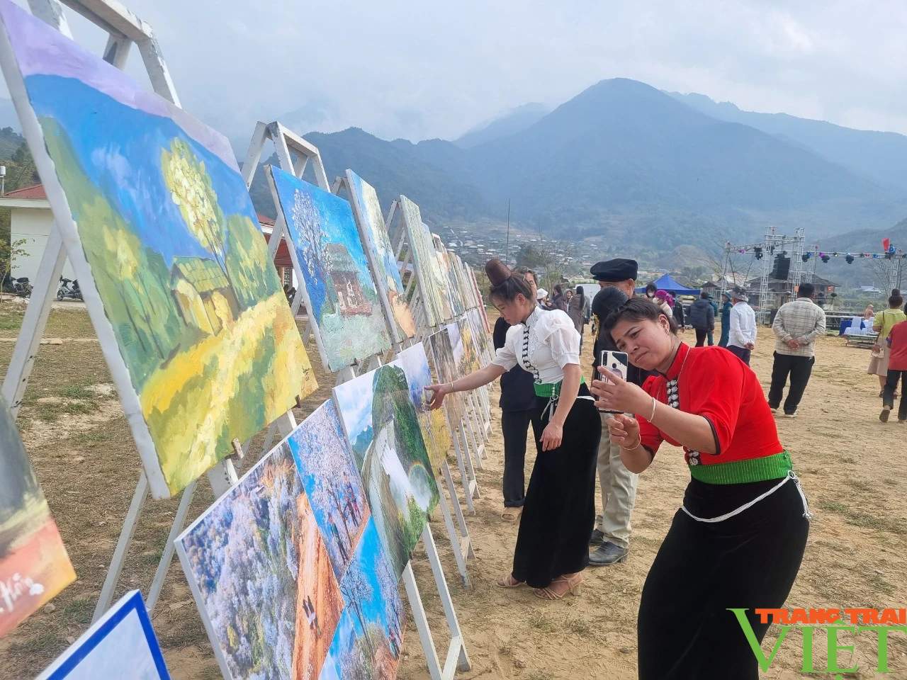  Lung linh "Sắc màu Mường La" tại Ngày hội hoa sơn tra năm 2024- Ảnh 6.