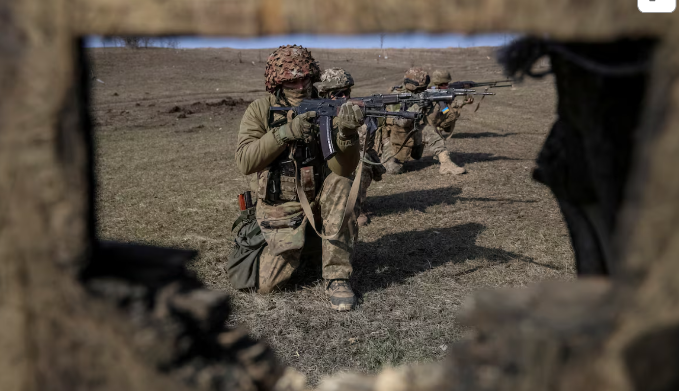 Mỹ bất ngờ đưa ra gói viện trợ quân sự mới với nhiều "hàng nóng" cho Ukraine- Ảnh 1.