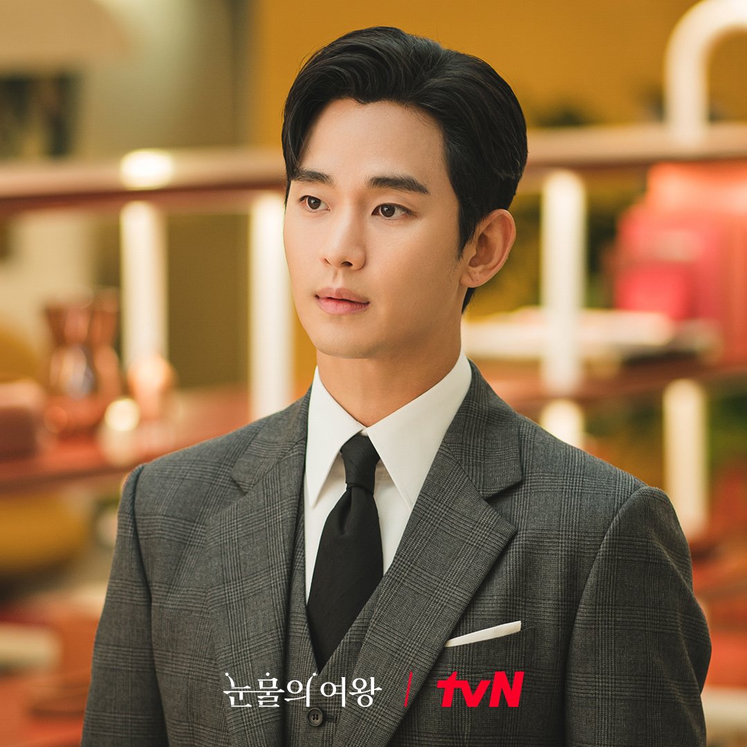 Phim Nữ hoàng nước mắt (Queen of Tears) của Kim Soo Hyun và Kim Ji Won vừa lên sóng đã hút lượng xem "khủng"- Ảnh 2.
