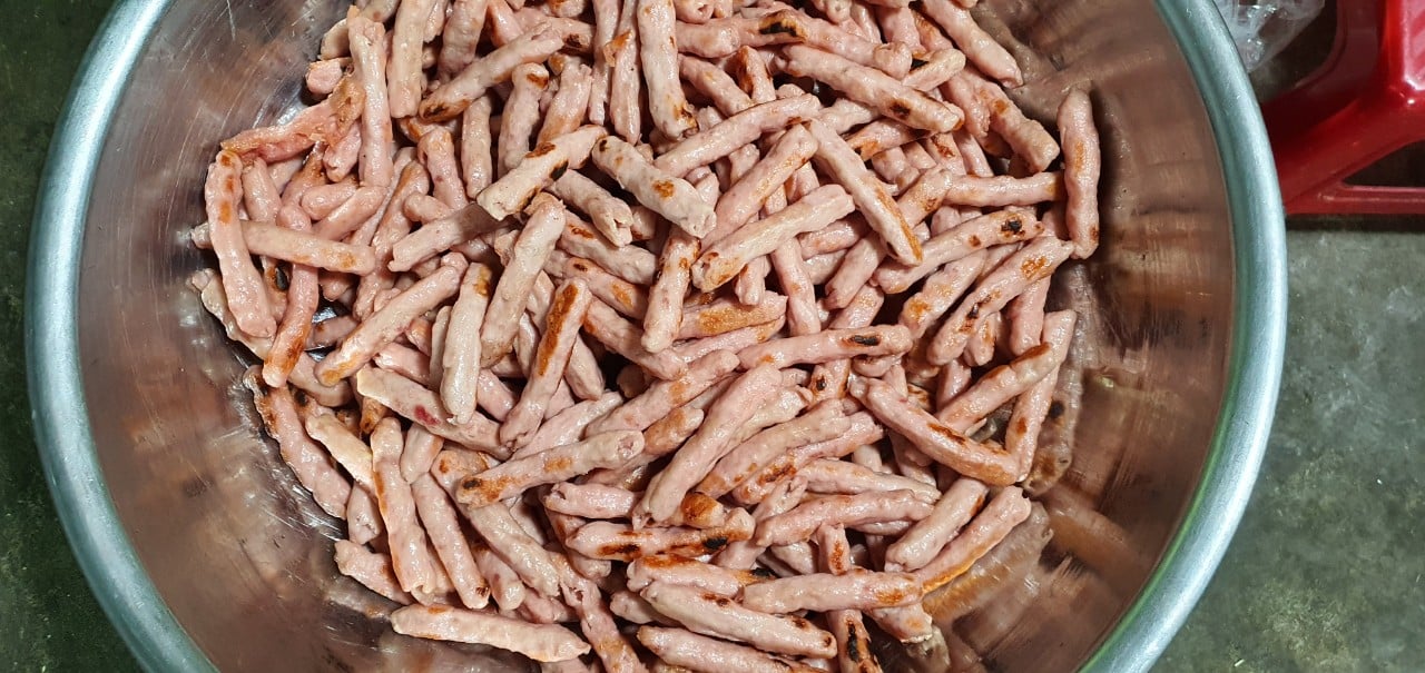 8X ở Khánh Hòa làm nem chả, cả làng khen ngon- Ảnh 5.