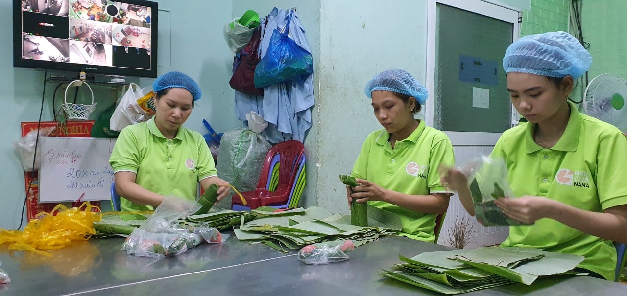 8X ở Khánh Hòa làm nem chả, cả làng khen ngon- Ảnh 4.