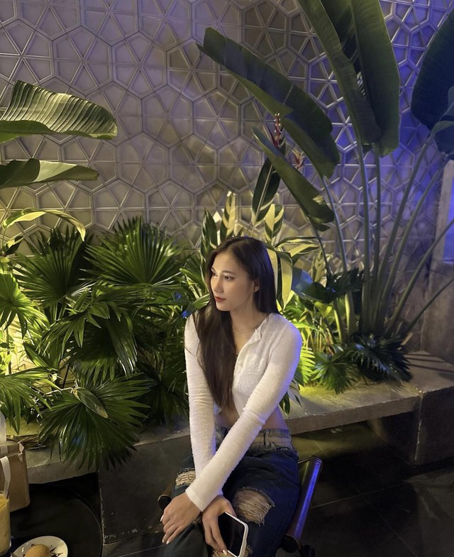 Nguyễn Lan Vy: "Hot girl" bóng chuyền Long An 18 tuổi gây “sốt” vì... quá xinh- Ảnh 10.