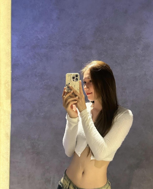 Nguyễn Lan Vy: "Hot girl" bóng chuyền Long An 18 tuổi gây “sốt” vì... quá xinh- Ảnh 9.