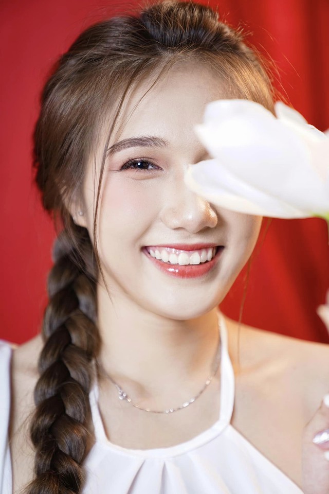 Nguyễn Lan Vy: "Hot girl" bóng chuyền Long An 18 tuổi gây “sốt” vì... quá xinh- Ảnh 5.