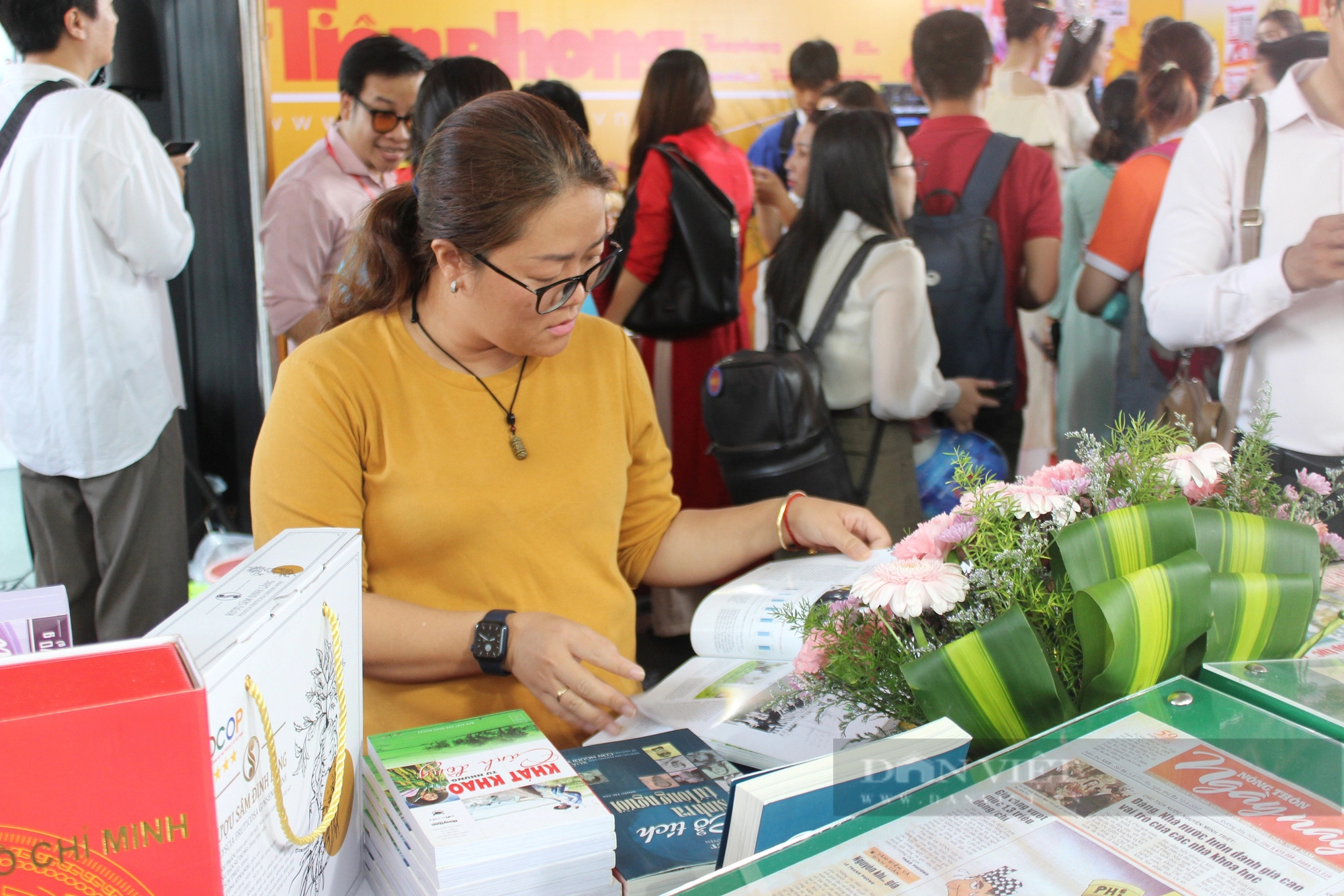 "Đặc sản" của Gian hàng báo Nông thôn Ngày nay/Dân Việt tại Hội báo toàn quốc 2024       - Ảnh 9.