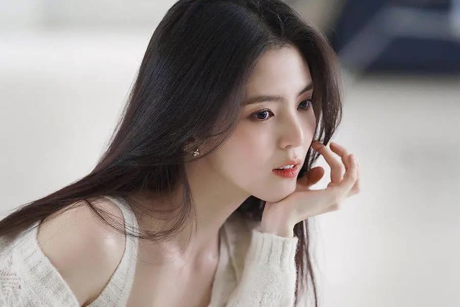 Han So Hee "quay xe", thừa nhận đang yêu, nhưng không phải "tiểu tam"- Ảnh 2.