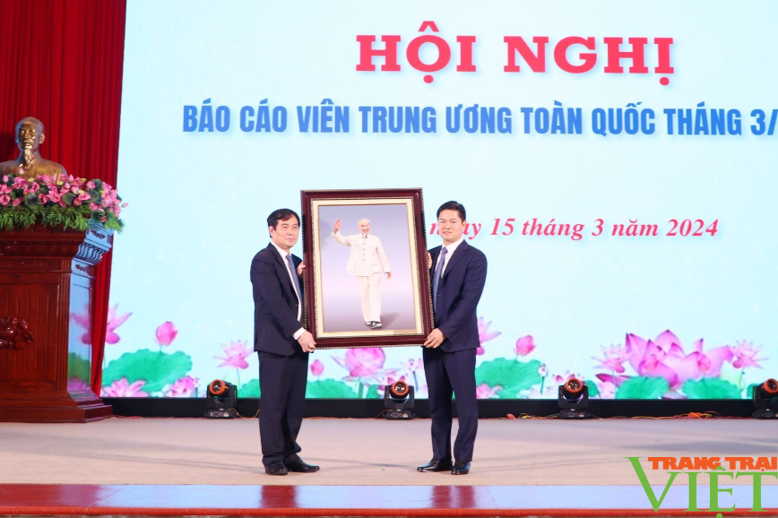 Hội nghị báo cáo viên Trung ương: Cơ hội để 63 tỉnh thành cả nước học hỏi, trao đổi kinh nghiệm thực tiễn- Ảnh 5.