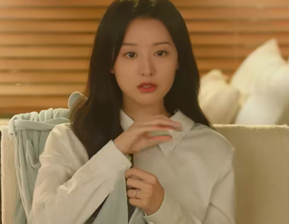 Phim Nữ hoàng nước mắt (Queen of Tears) tập 3: Kim Soo Hyun bị phát hiện "đâm sau lưng" Kim Ji Won?- Ảnh 2.