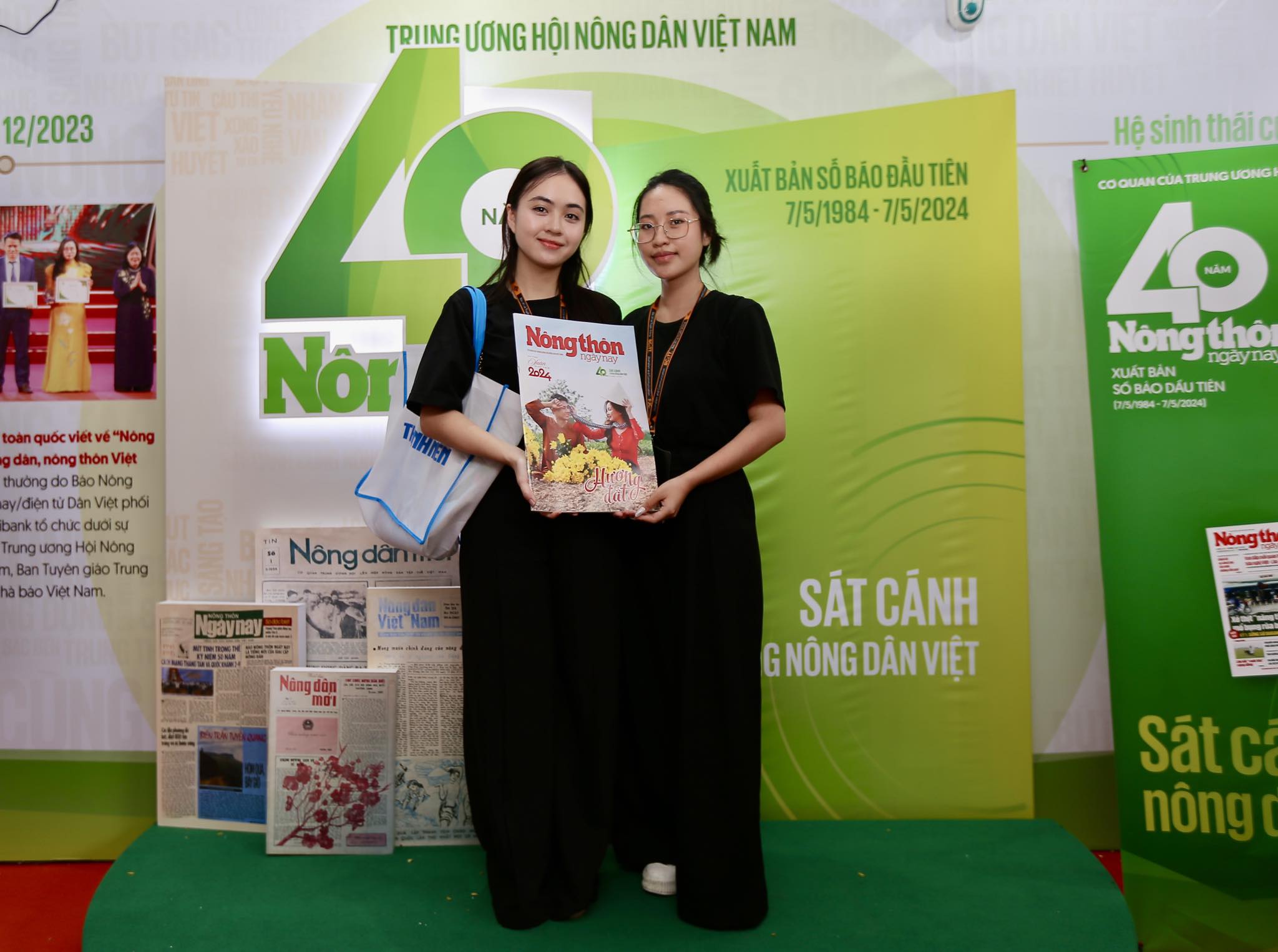 Ngày thứ 2 tại Hội báo toàn quốc: Người dân, du khách tấp nập đến tham quan các gian hàng- Ảnh 3.