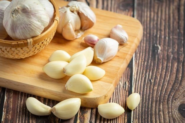 Tỏi cực tốt nhưng khi kết hợp với những thực phẩm này thì lại quá nguy hiểm- Ảnh 1. Tỏi cực tốt nhưng khi kết hợp với những thực phẩm này thì lại quá nguy hiểm- Ảnh 1.