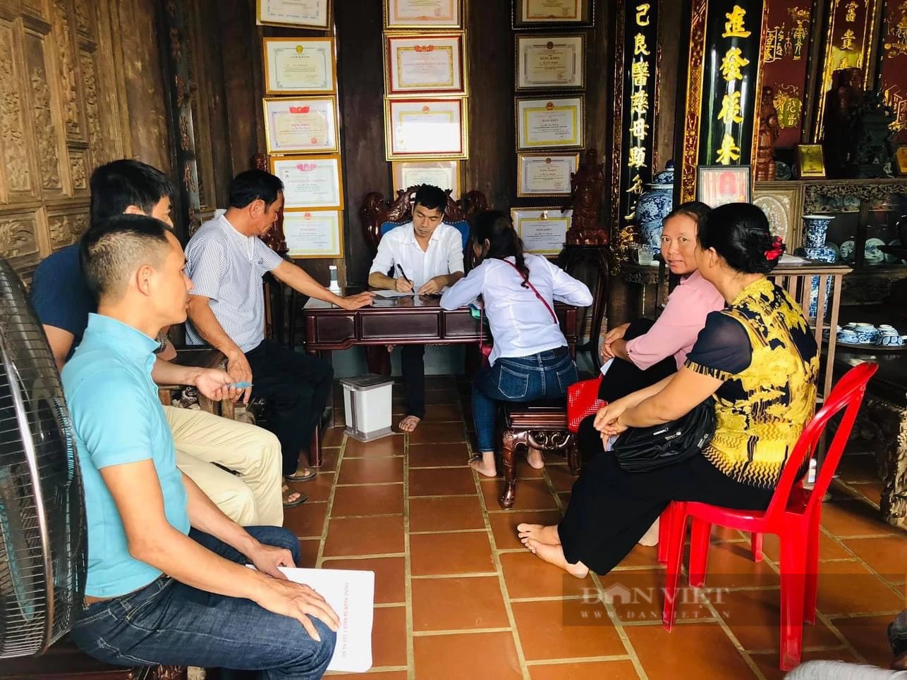 Một lương y ở Hòa Bình nổi tiếng về chữa bệnh gan, bệnh thận còn sở hữu hơn 300 loài dược liệu quý hiếm- Ảnh 2.