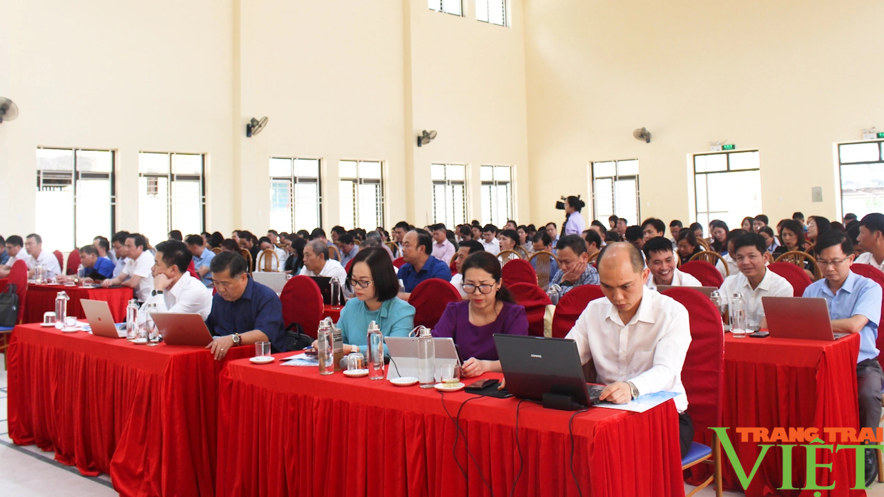 Sơn La bàn giải pháp cải tiến phổ điểm các môn thi tốt nghiệp THPT- Ảnh 2. Sơn La bàn giải pháp cải tiến phổ điểm các môn thi tốt nghiệp THPT- Ảnh 2.