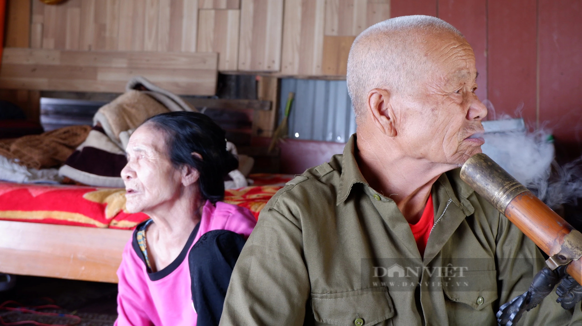  “Vợ nhặt” đời thực: Chuyện tình nửa thế kỷ của “ông điếc - bà mù” lênh đênh bên bờ sông Hồng - Ảnh 6.