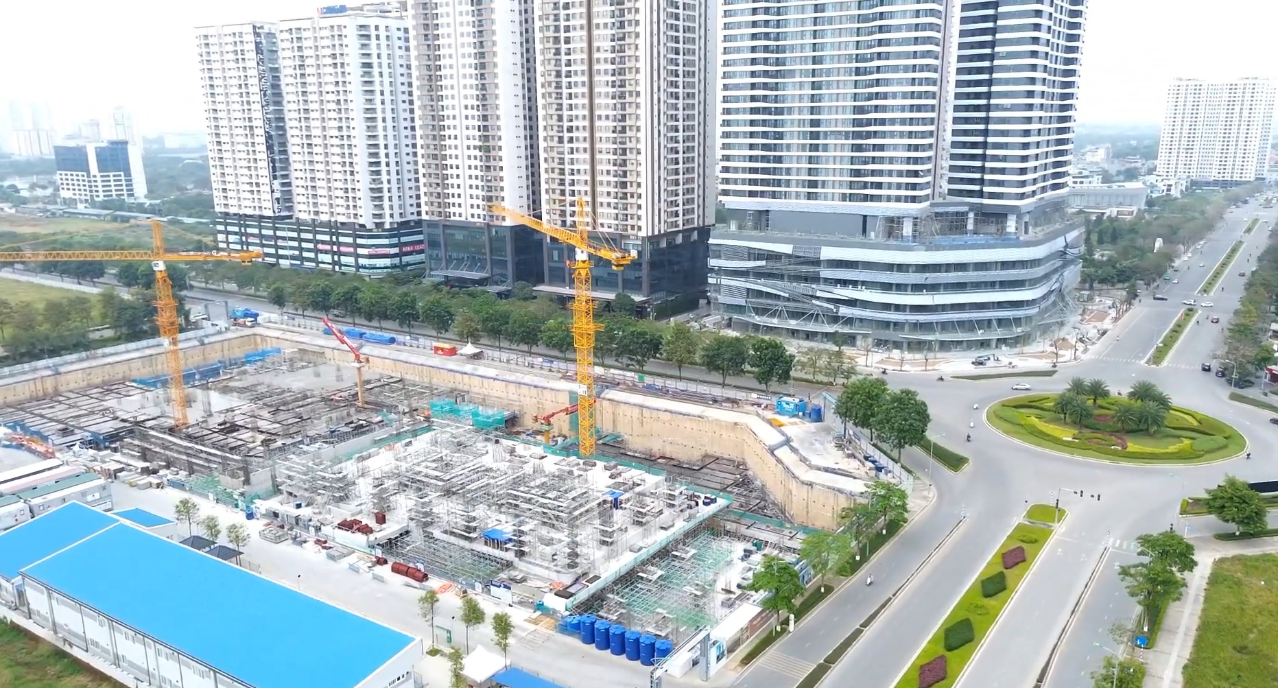 Giá chung cư ở Hà Nội năm 2024 tăng "sốc", vượt xa thu nhập người dân: Liệu có bất thường?- Ảnh 2.