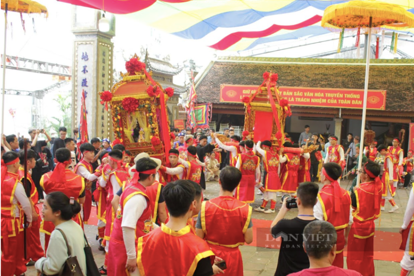 Chiếu phim lịch sử, trưng bày "Con đường gốm sứ" trong Lễ hội Bát Tràng 2024- Ảnh 4.