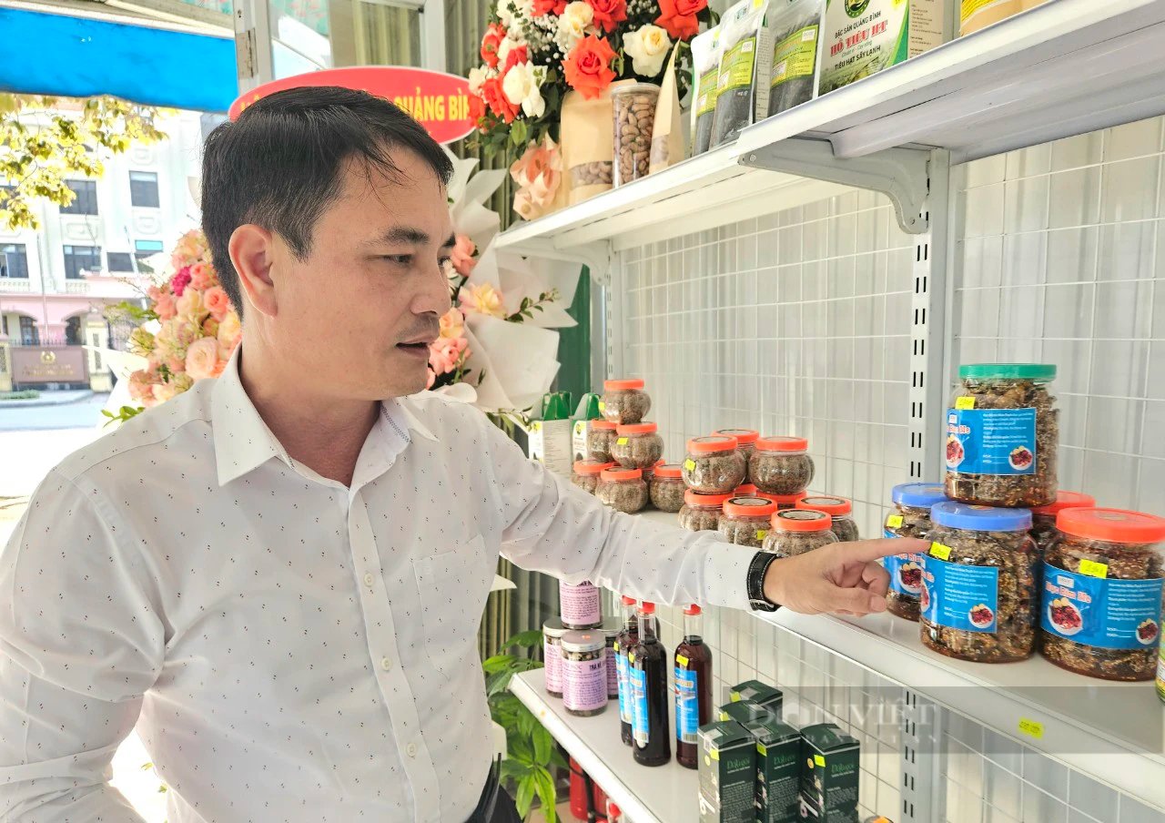 Mô hình coffee trưng bày nông sản OCOP đầu tiên ở Đồng Hới- Ảnh 3.