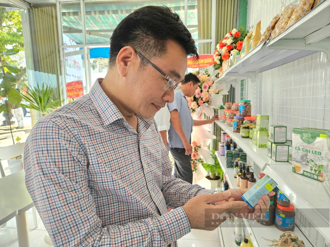Mô hình coffee trưng bày nông sản OCOP đầu tiên ở Đồng Hới- Ảnh 5.