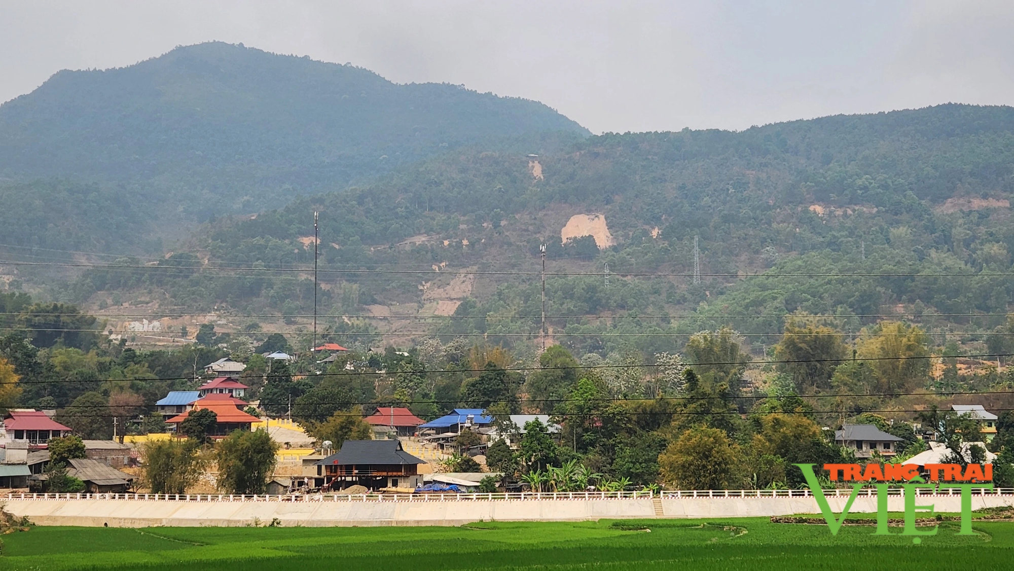 Lai Châu: Người dân bản Lướt phấn khởi với tuyến kè mới xây- Ảnh 3.