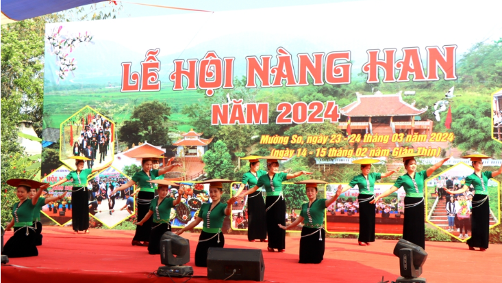 Lai Châu: Lễ hội Nàng Han có gì đặc sắc mà thu hút đông đảo người dân và du khách tới xem?- Ảnh 3. Lai Châu: Lễ hội Nàng Han có gì đặc sắc mà thu hút đông đảo người dân và du khách tới xem?- Ảnh 3.