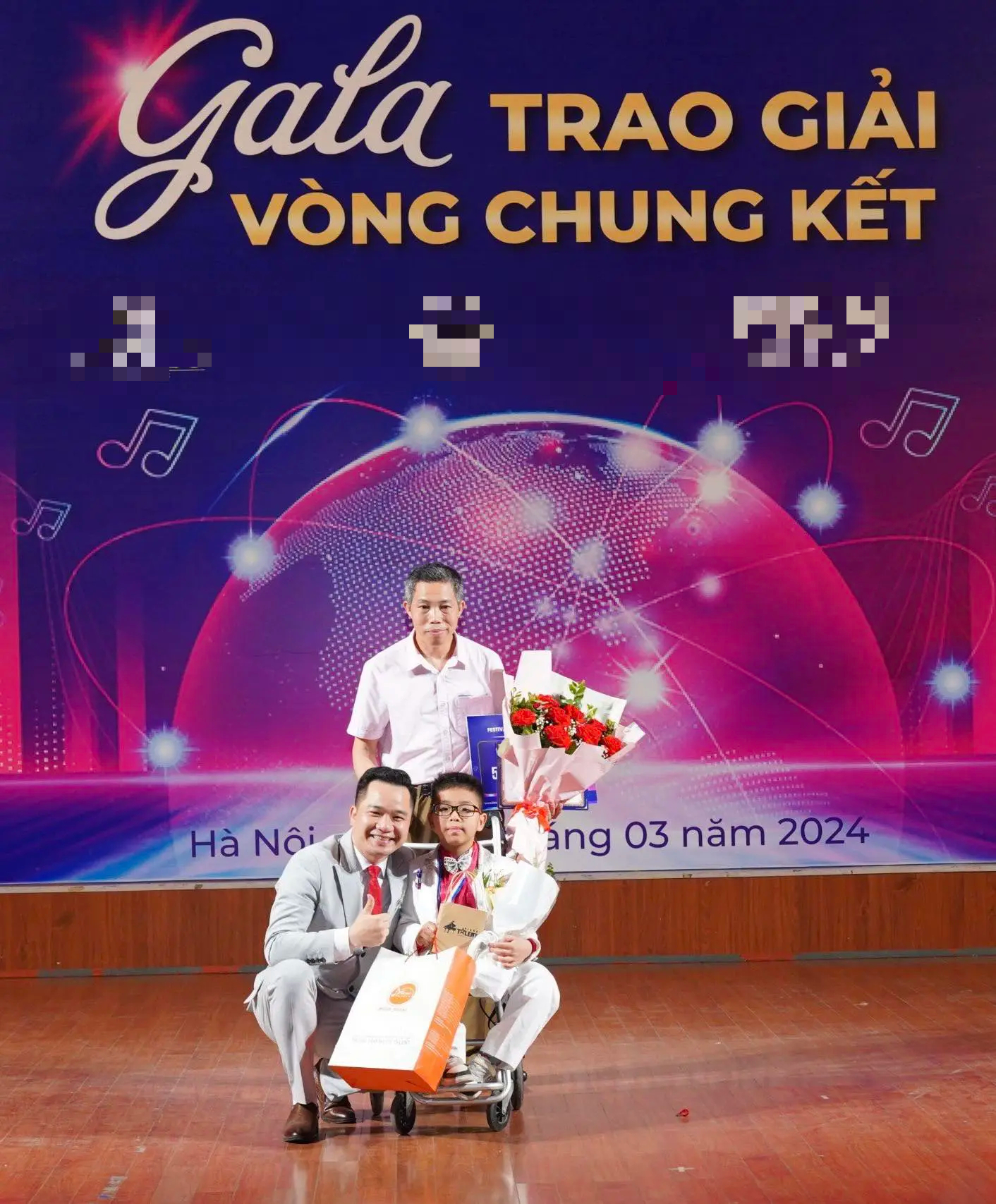 Cậu bé bị liệt 2 chân ngoạn mục giành giải thưởng tại Cuộc thi Piano 2024- Ảnh 2.
