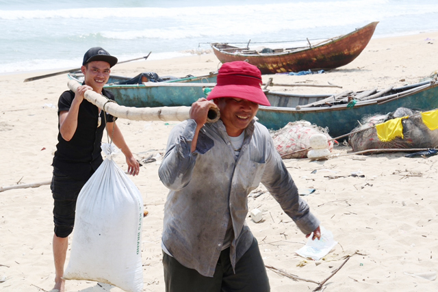 Quảng Ngãi: Ốc ruốc “lộc biển” mang thu nhập nhiều triệu đồng/ngày cho ngư dân biển ngang Đức Minh - Ảnh 10.