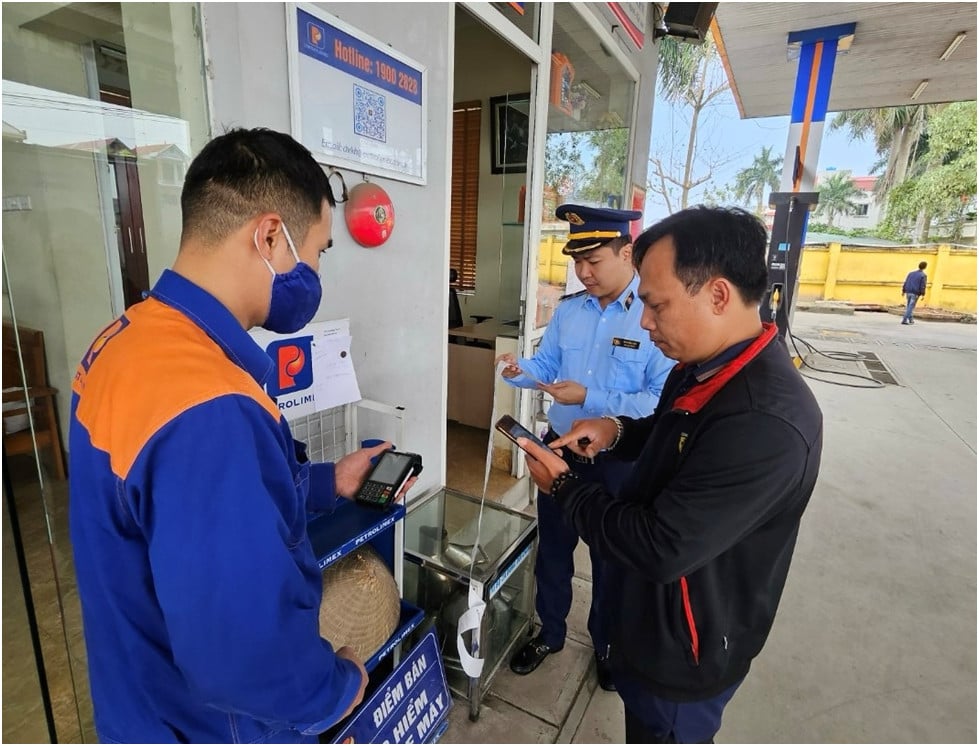 Bộ Công Thương siết chặt sử dụng hóa đơn điện tử xăng dầu- Ảnh 1.