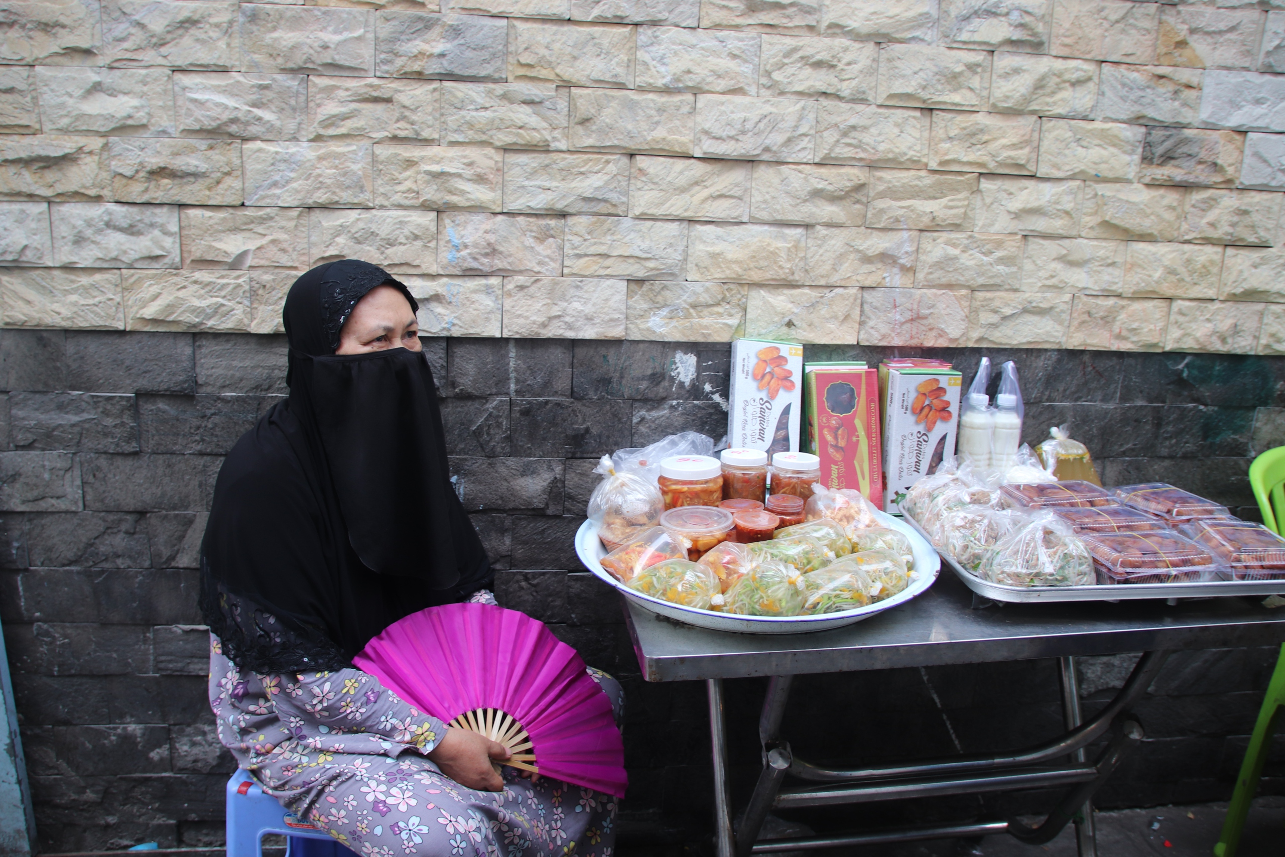 Độc đáo chợ Ramadan của người đạo Hồi giữa lòng Sài Gòn- Ảnh 5.