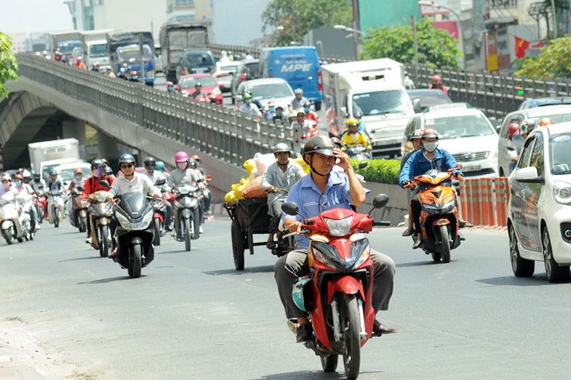 Nắng nóng chưa lên đỉnh, tiền điện của người dân TP.HCM đã tăng cao- Ảnh 1.