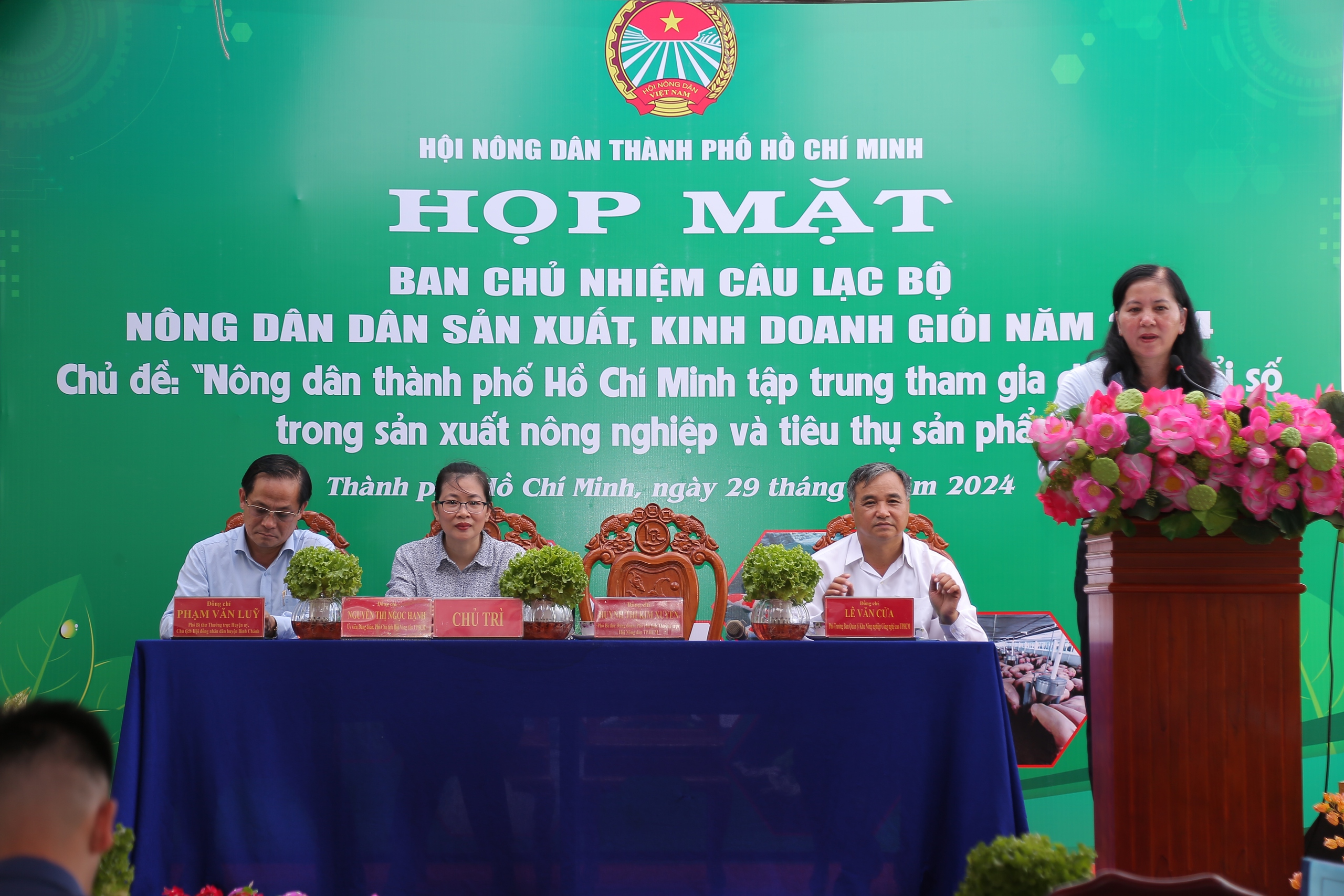 Nông dân TP.HCM tập trung chuyển đổi số trong sản xuất nông nghiệp và tiêu thụ sản phẩm- Ảnh 1.