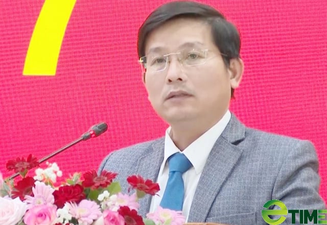 Quảng Ngãi: Chính quyền xã buông lỏng quản lý vụ khai thác, vận chuyển đất trái phép gò Màng Tang?- Ảnh 2. Quảng Ngãi: Chính quyền xã buông lỏng quản lý vụ khai thác, vận chuyển đất trái phép gò Màng Tang?- Ảnh 2.