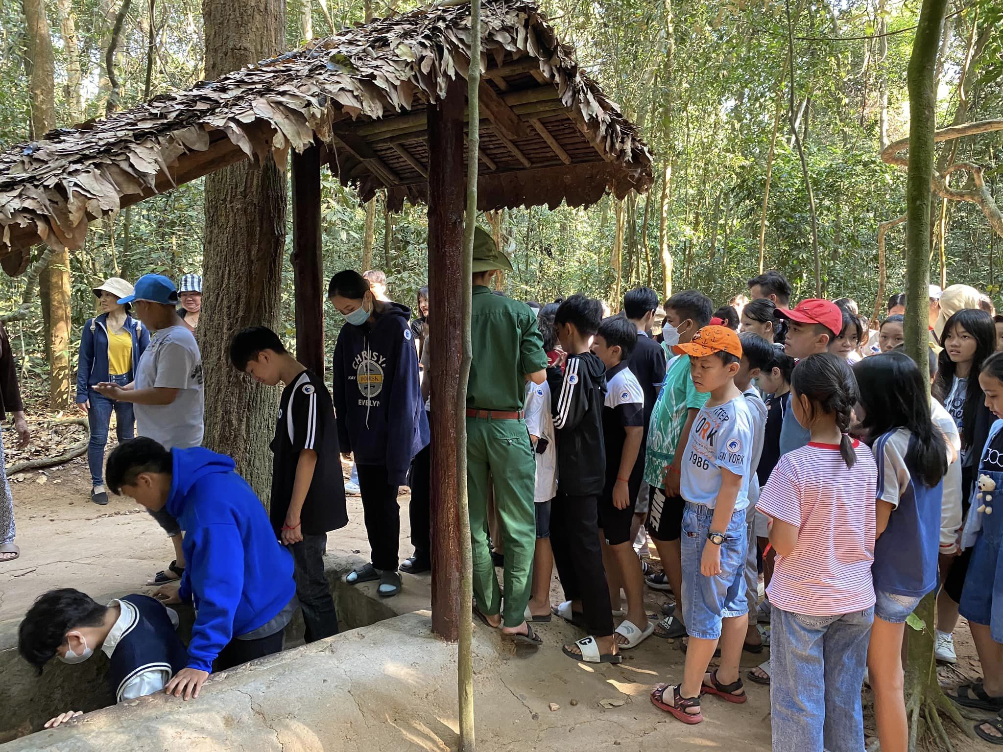 Tour đêm Trăng chiến khu tại Củ Chi có gì hấp dẫn, đặt vé như thế nào?- Ảnh 2.