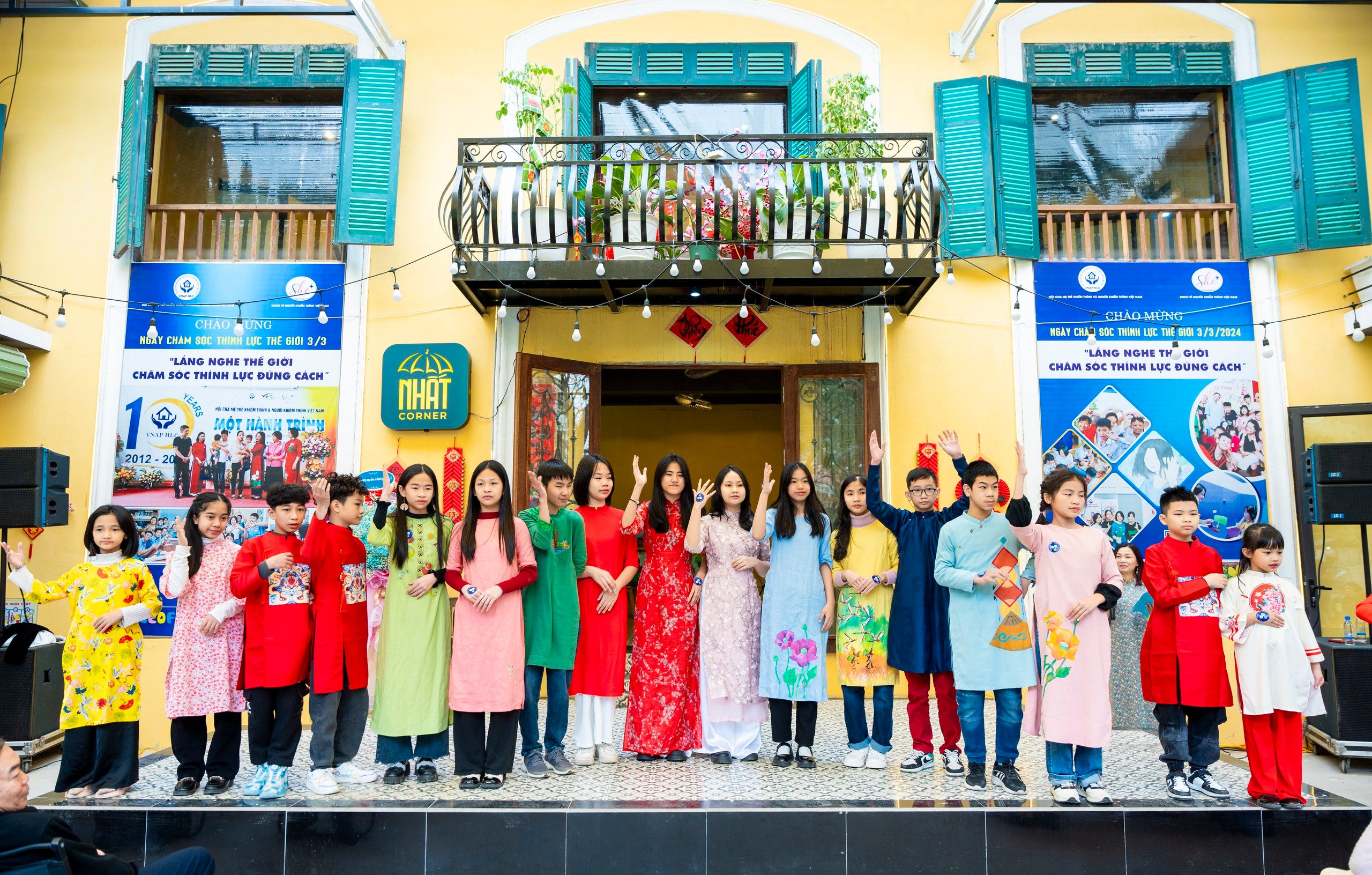 Ngày chăm sóc thính lực thế giới 3/3: Hàng trăm trẻ khiếm thính tham gia chương trình trải nghiệm đặc biệt - Ảnh 12.