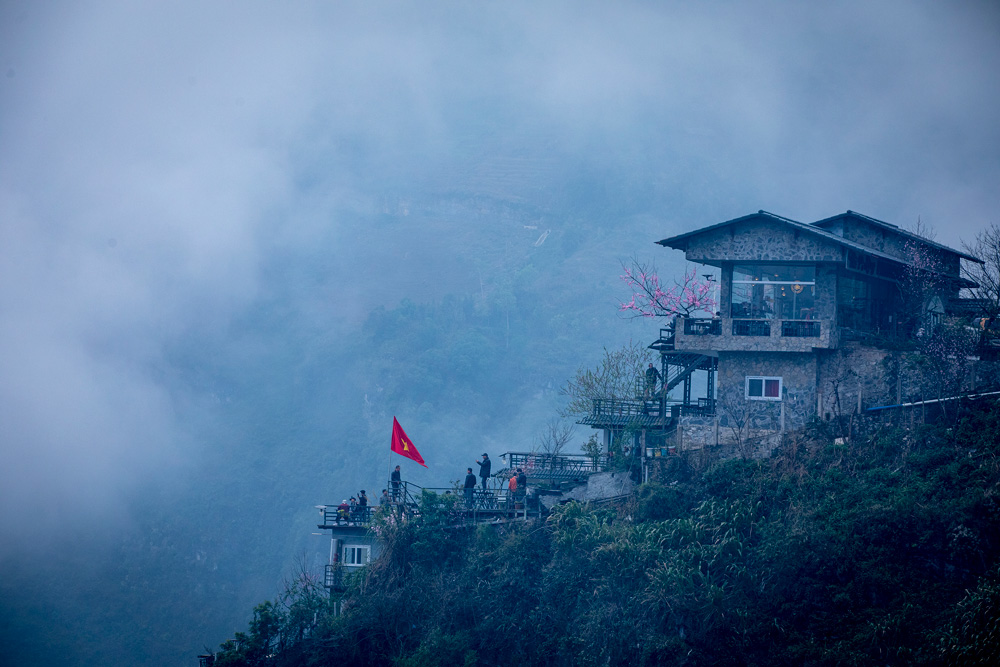 Đây là dòng sông xuyên biên giới đẹp như một sợi chỉ ở Hà Giang, chả nhìn thì thôi, đã nhìn là mê luôn- Ảnh 1.