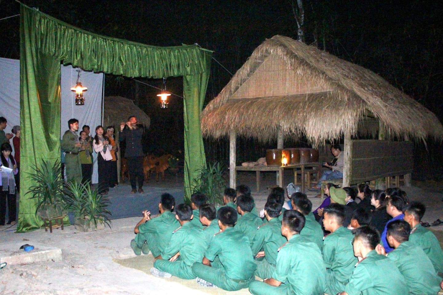 Tour đêm Trăng chiến khu tại Củ Chi có gì hấp dẫn, đặt vé như thế nào?- Ảnh 1.