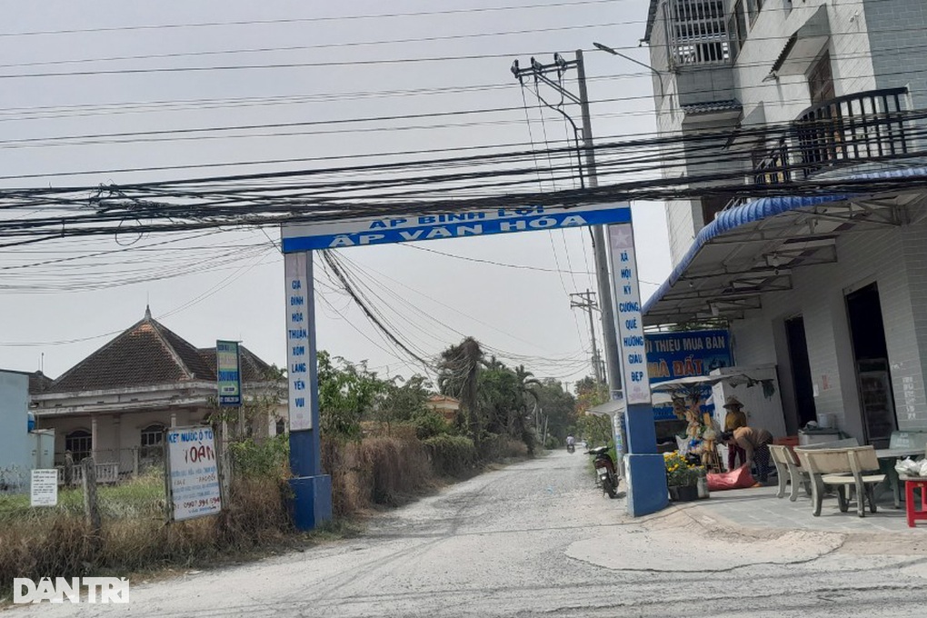 TIN NÓNG 24 GIỜ QUA: Truy bắt 4 nam, nữ cướp tiệm vàng ở Bình Dương; tìm kiếm nữ sinh lớp 11 mất tích- Ảnh 3.