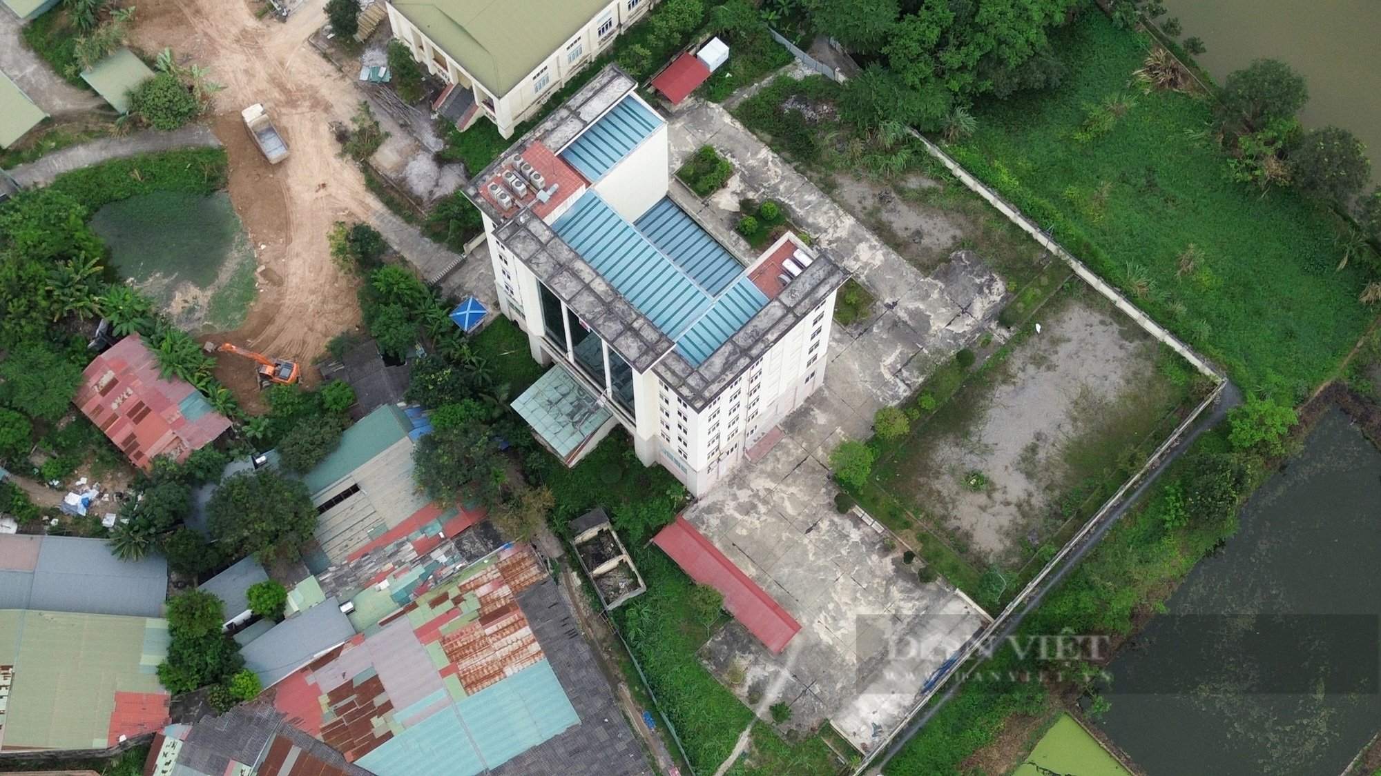 Toàn cảnh chi cục thuế trị giá gần 60 tỷ đồng ở Hòa Bình bỏ trống vì không có lối đi vào- Ảnh 5.